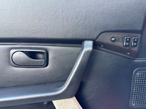 Used 1987 Porsche 944 Coupe image 12