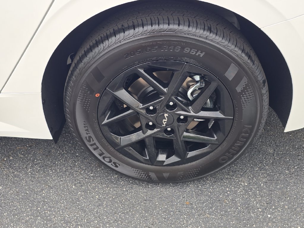 New 2026 Kia K5 LXS FWD image 11