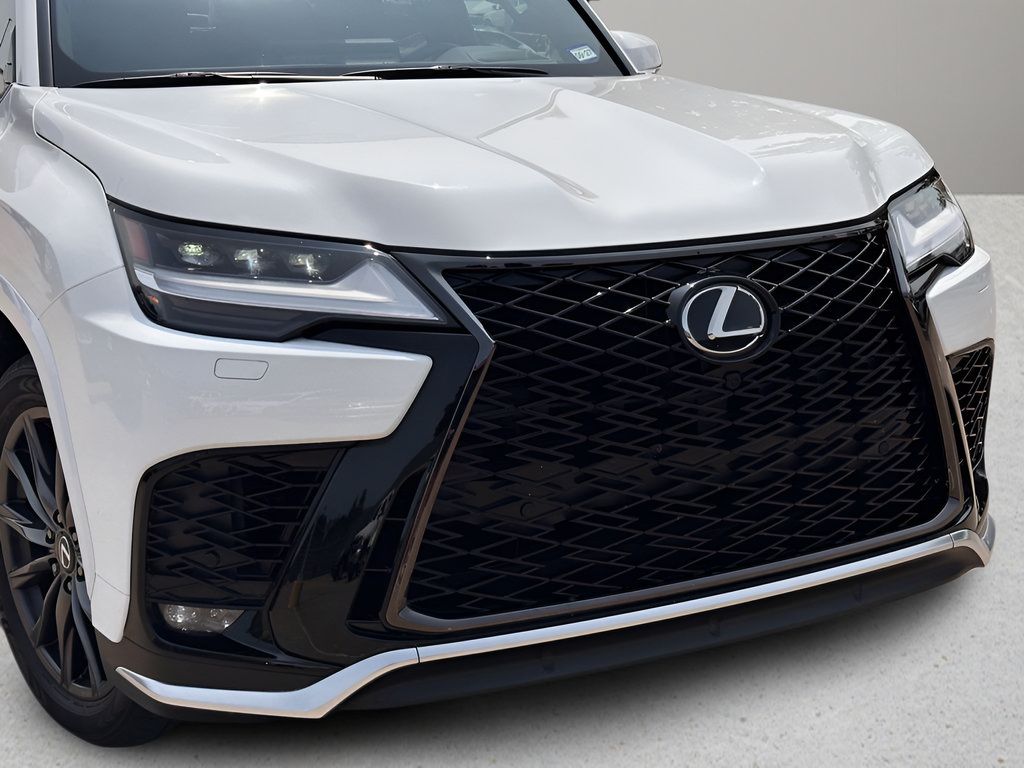 Used 2025 Lexus LX 600 F Sport w/ Accessory Package (2T) AWD/4WD image 30