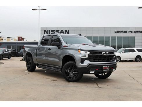 Used 2024 Chevrolet Silverado 1500 LT Trail Boss w/ Convenience Package II AWD/4WD image 1