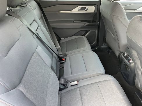 Certified 2025 Ford Explorer Active image 12