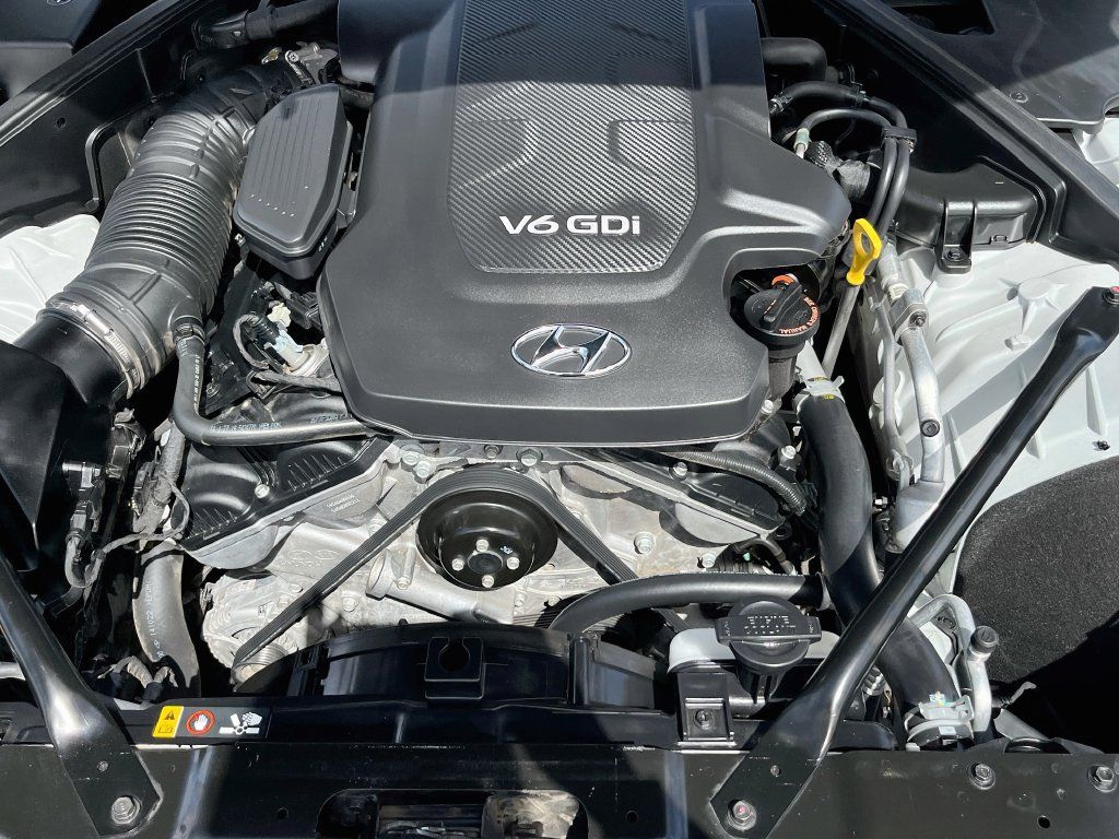 Used 2015 Hyundai Genesis 3.8 w/ Option Group 03 AWD/4WD image 32