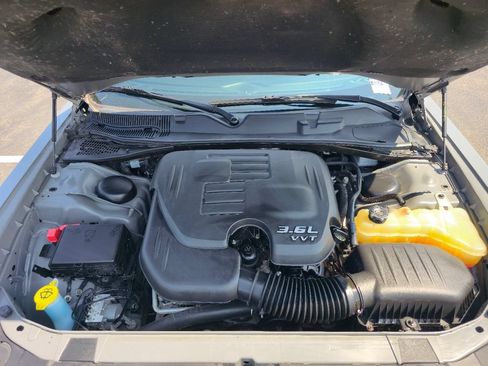 Used 2019 Dodge Challenger SXT RWD image 30