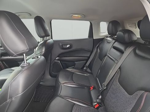 Used 2019 Jeep Compass Trailhawk w/ Popular Equipment Group AWD/4WD image 12