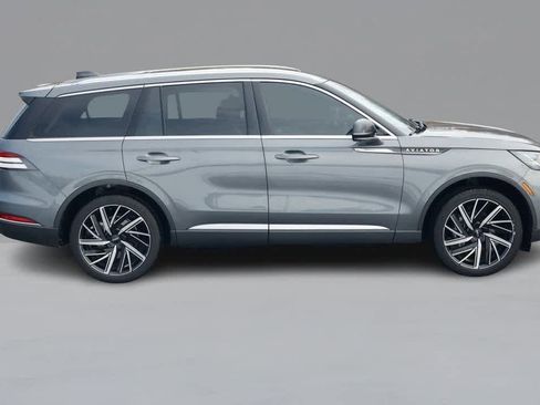 Used 2025 Lincoln Aviator Reserve w/ Equipment Group 201A image 4
