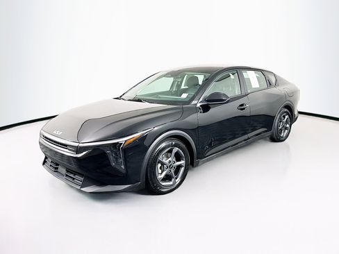 Used 2025 Kia K4 LXS image 3