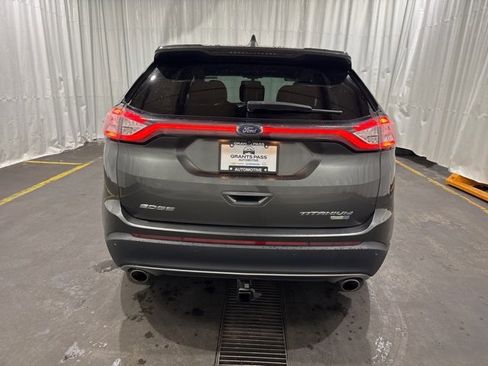 Used 2017 Ford Edge Titanium image 4