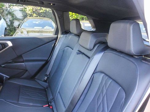 Used 2025 BMW X3 xDrive30i w/ Convenience Package image 17