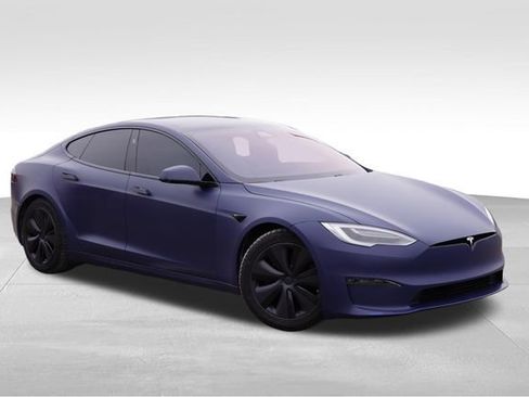 Used 2021 Tesla Model S Plaid image 1