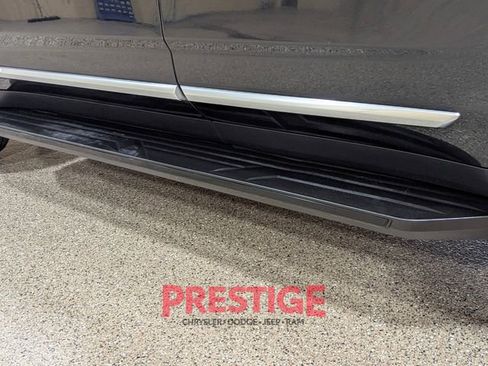 Used 2024 GMC Yukon Denali image 13