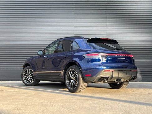 Certified 2025 Porsche Macan image 3