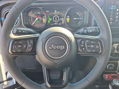 Certified 2025 Jeep Wrangler Unlimited Rubicon 4xe w/ Convenience Group AWD/4WD image 25