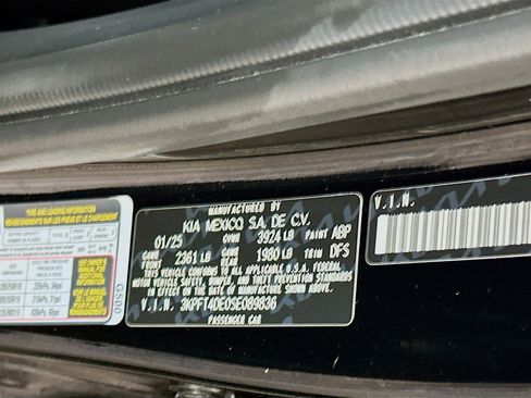 Used 2025 Kia K4 LXS image 12