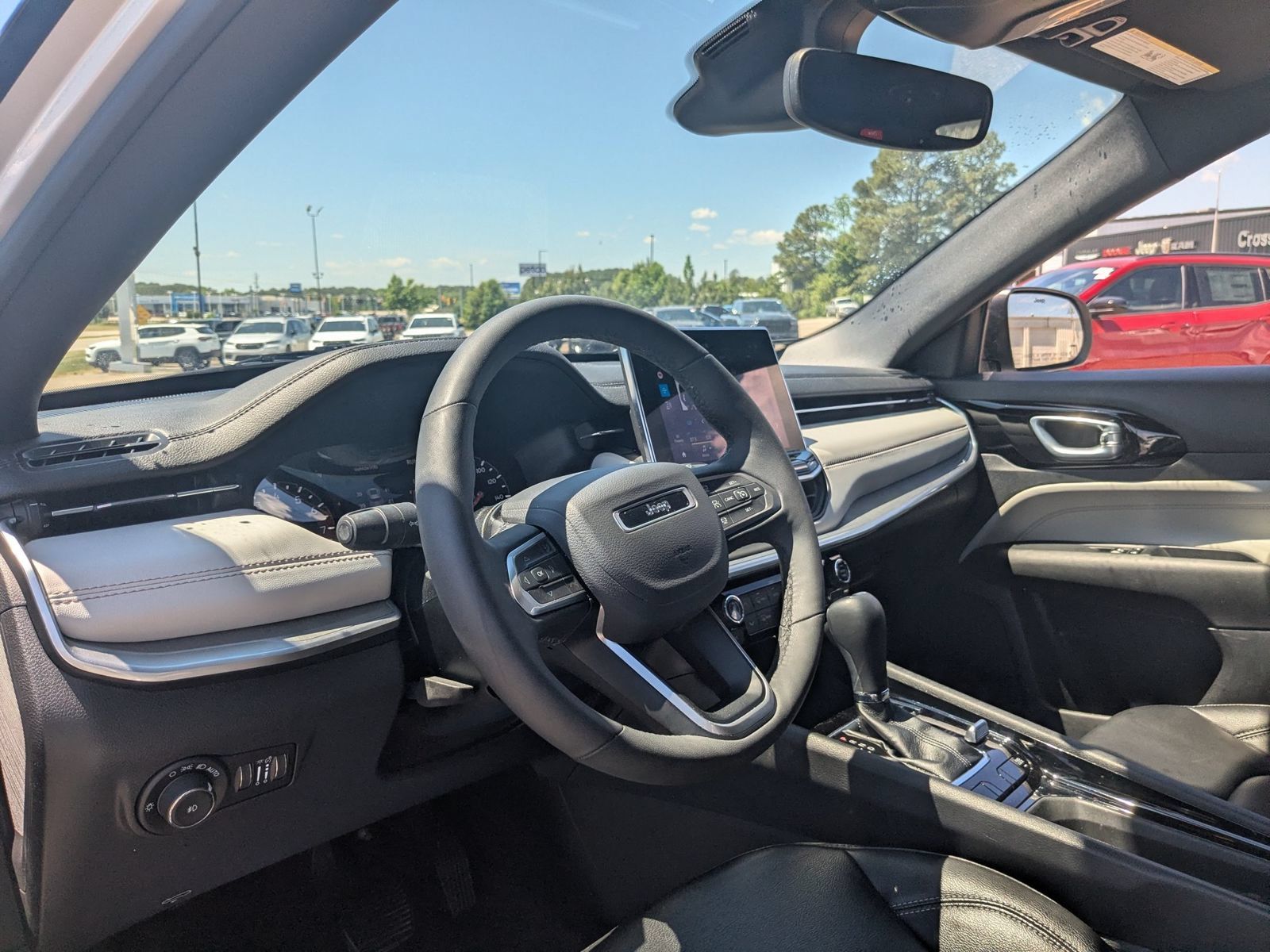 Used 2025 Jeep Compass Limited AWD/4WD image 15