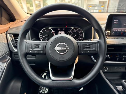 Used 2023 Nissan Rogue S AWD/4WD image 14