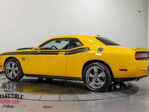 Used 2010 Dodge Challenger R/T RWD image 11