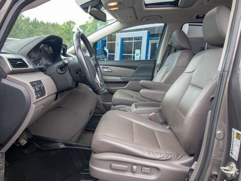 Used 2016 Honda Odyssey Touring Elite image 10