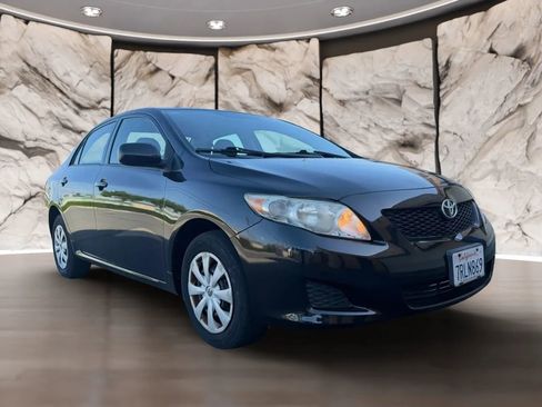 Used 2010 Toyota Corolla LE FWD image 3
