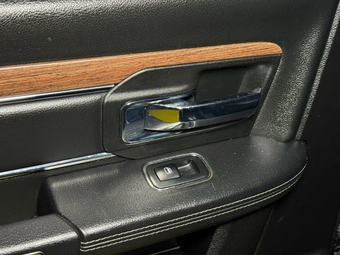 Used 2018 RAM 1500 Laramie w/ Convenience Group image 18