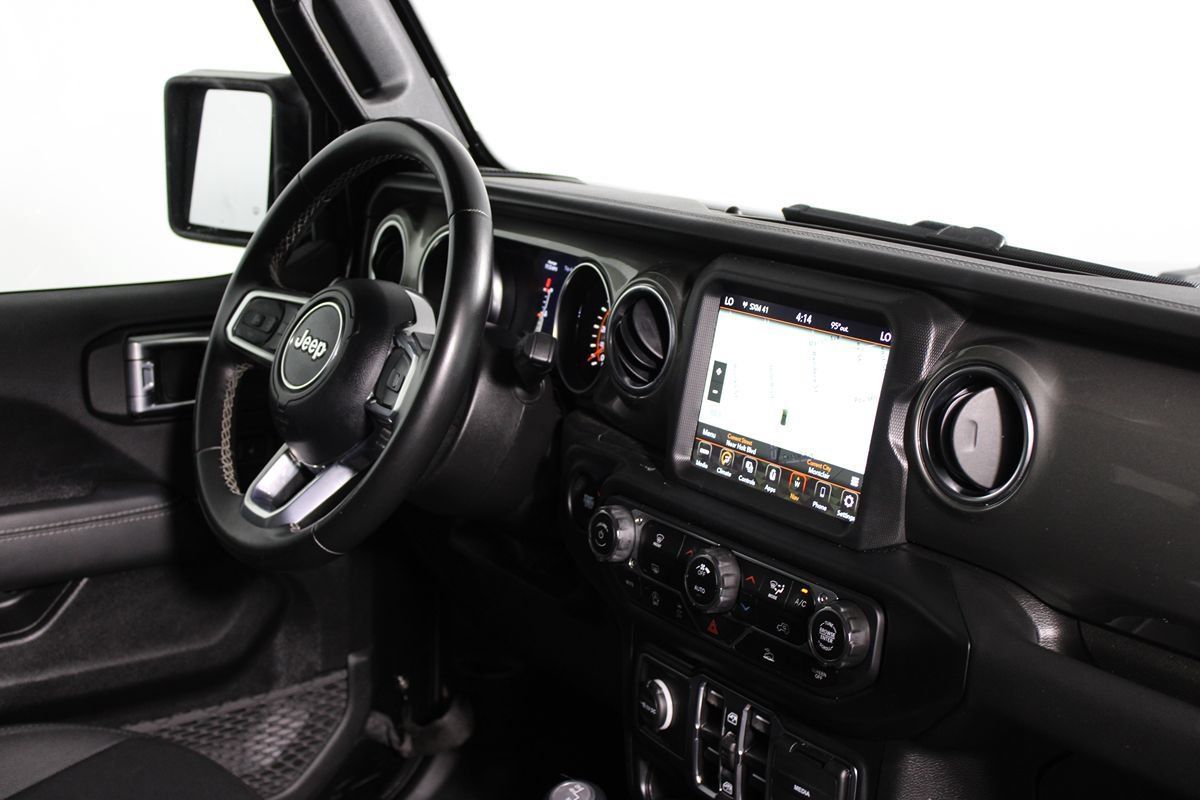 Used 2022 Jeep Wrangler Unlimited Sahara AWD/4WD image 8