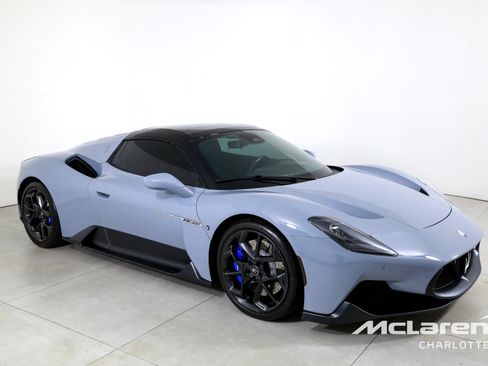 Used 2023 Maserati MC20 Spyder image 3