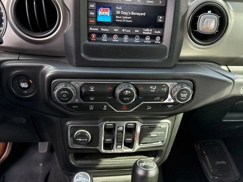 Used 2018 Jeep Wrangler Unlimited Sport S AWD/4WD image 6