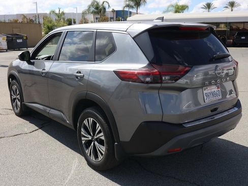 Used 2023 Nissan Rogue SV image 6