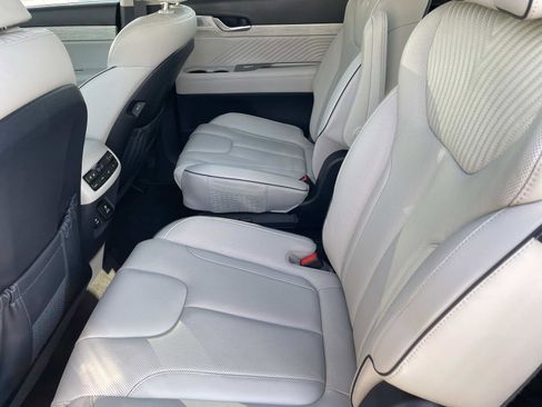 Used 2023 Hyundai Palisade Calligraphy image 25
