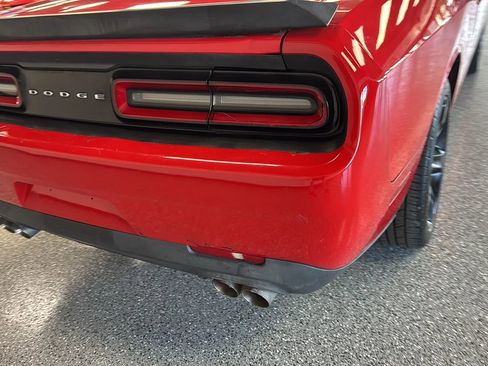 Used 2015 Dodge Challenger R/T w/ Quick Order Package 22B R/T RWD image 33
