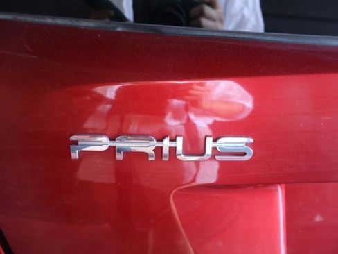 Used 2017 Toyota Prius Three Touring w/ Preferred Accessory Package image 10