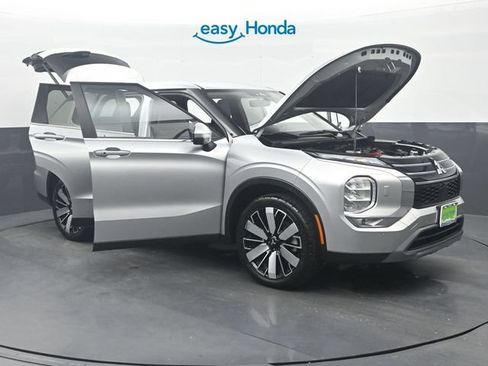 Used 2025 Mitsubishi Outlander SE AWD/4WD image 35