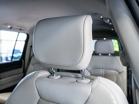 Used 2023 Jeep Wagoneer Series III w/ Preferred Equipment Group image 42