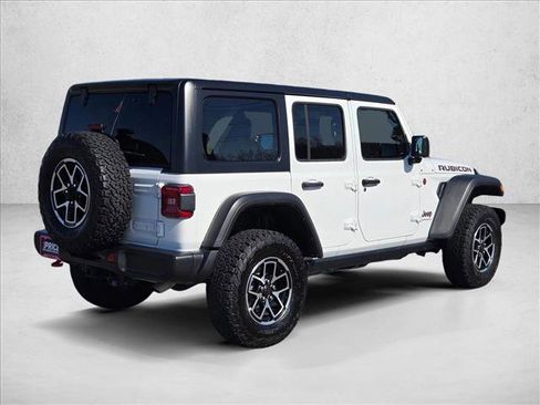 Used 2025 Jeep Wrangler Rubicon image 5