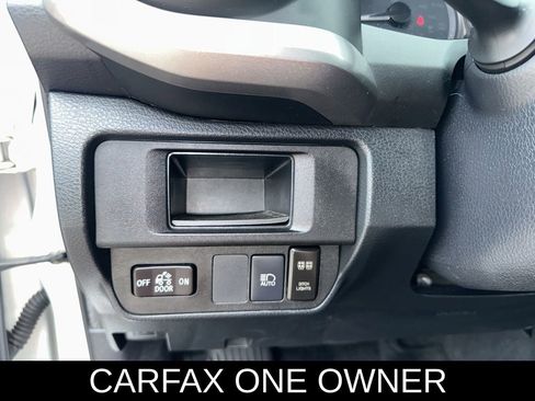 Used 2019 Toyota Tacoma SR5 AWD/4WD image 16