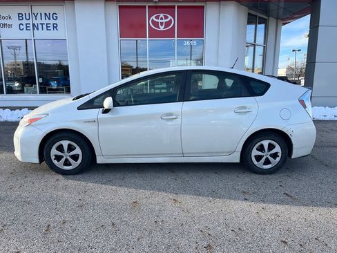 Used 2015 Toyota Prius Three image 29