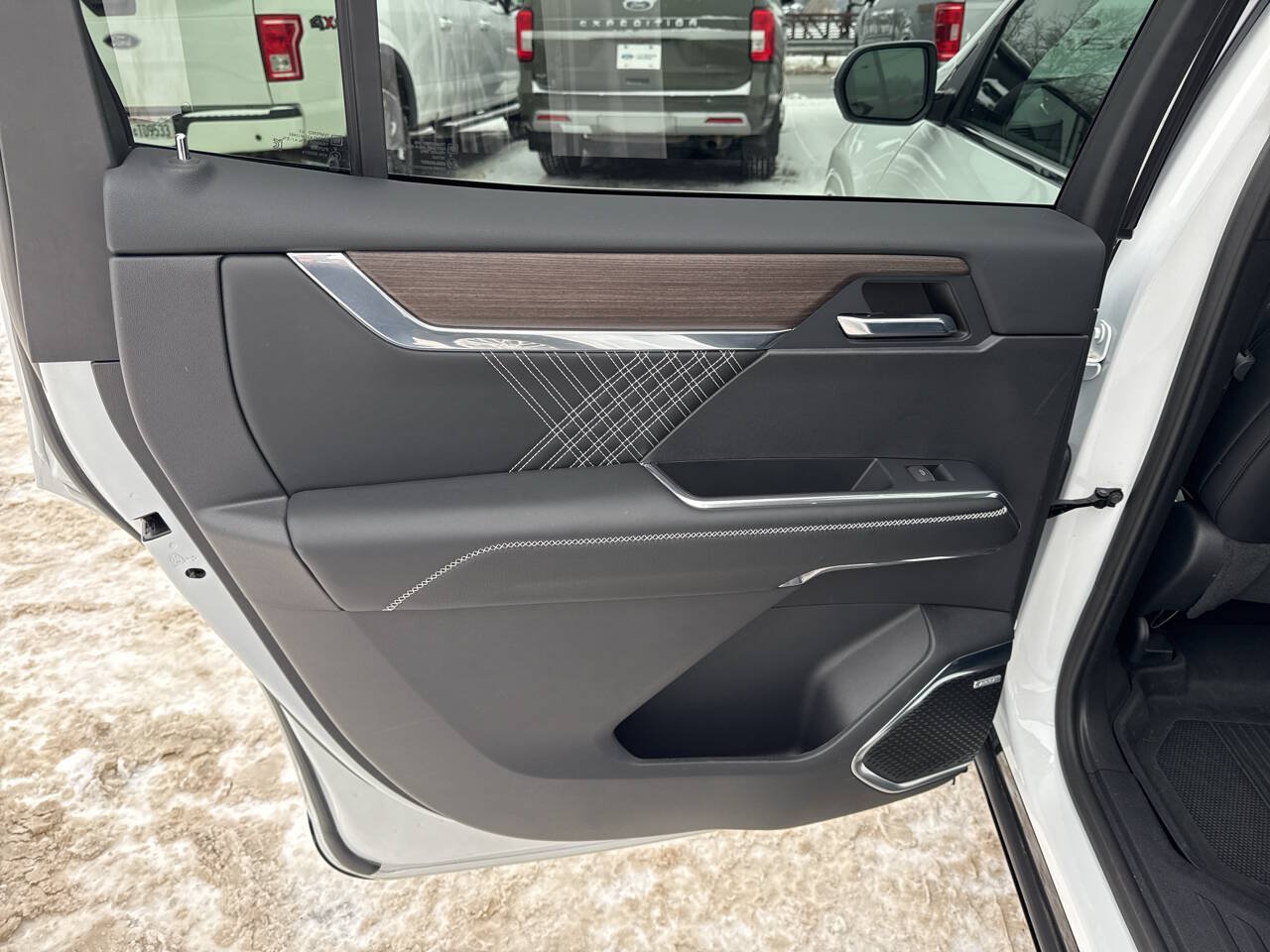 Used 2024 GMC Acadia Denali w/ LPO, Floor Liner Package AWD/4WD image 25