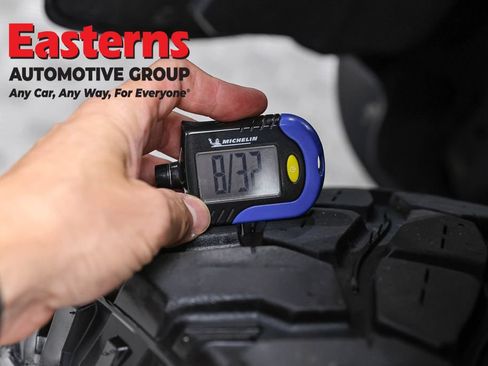 Used 2023 Jeep Wrangler Unlimited w/ Convenience Group AWD/4WD image 28