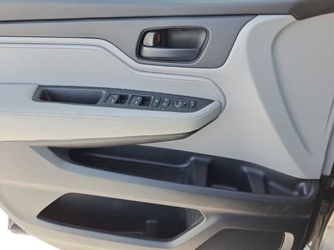 Certified 2019 Honda Odyssey EX image 17