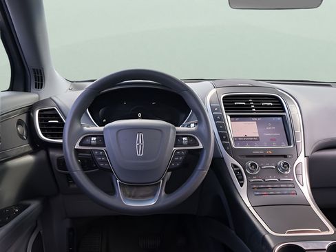 Used 2020 Lincoln Nautilus Reserve AWD/4WD image 23