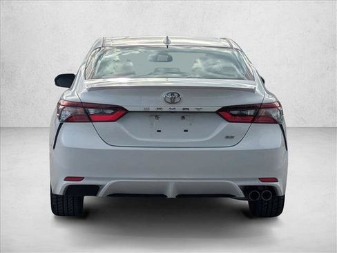 Used 2022 Toyota Camry SE w/ Convenience Package FWD image 6