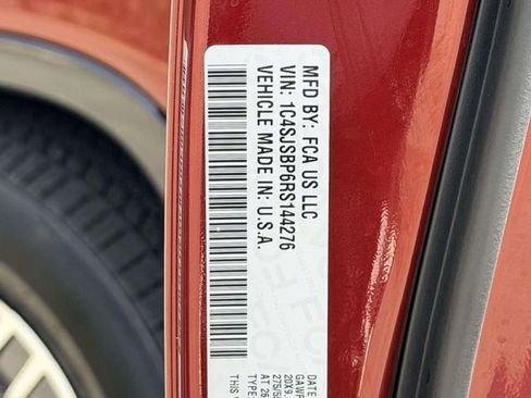 Used 2024 Jeep Wagoneer L Series II w/ Flexible Seating Group AWD/4WD image 25