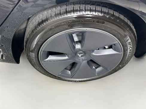 Used 2021 Tesla Model 3 Standard Range Plus RWD image 11