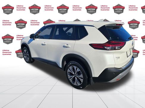 Certified 2021 Nissan Rogue SV image 3