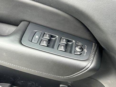 Certified 2023 Volvo XC60 B5 Core w/ Climate Package image 38