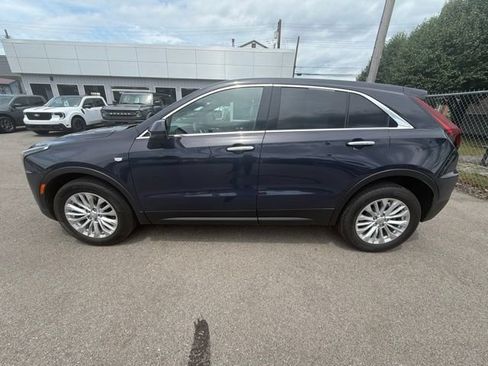 Used 2024 Cadillac XT4 Luxury FWD image 3