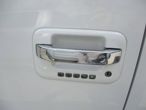 Used 2010 Ford F150 4x4 SuperCrew image 8