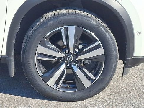 Certified 2023 Nissan Rogue Platinum image 9