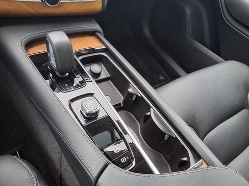 Certified 2024 Volvo XC90 B6 Plus w/ Protection Package Premier image 25