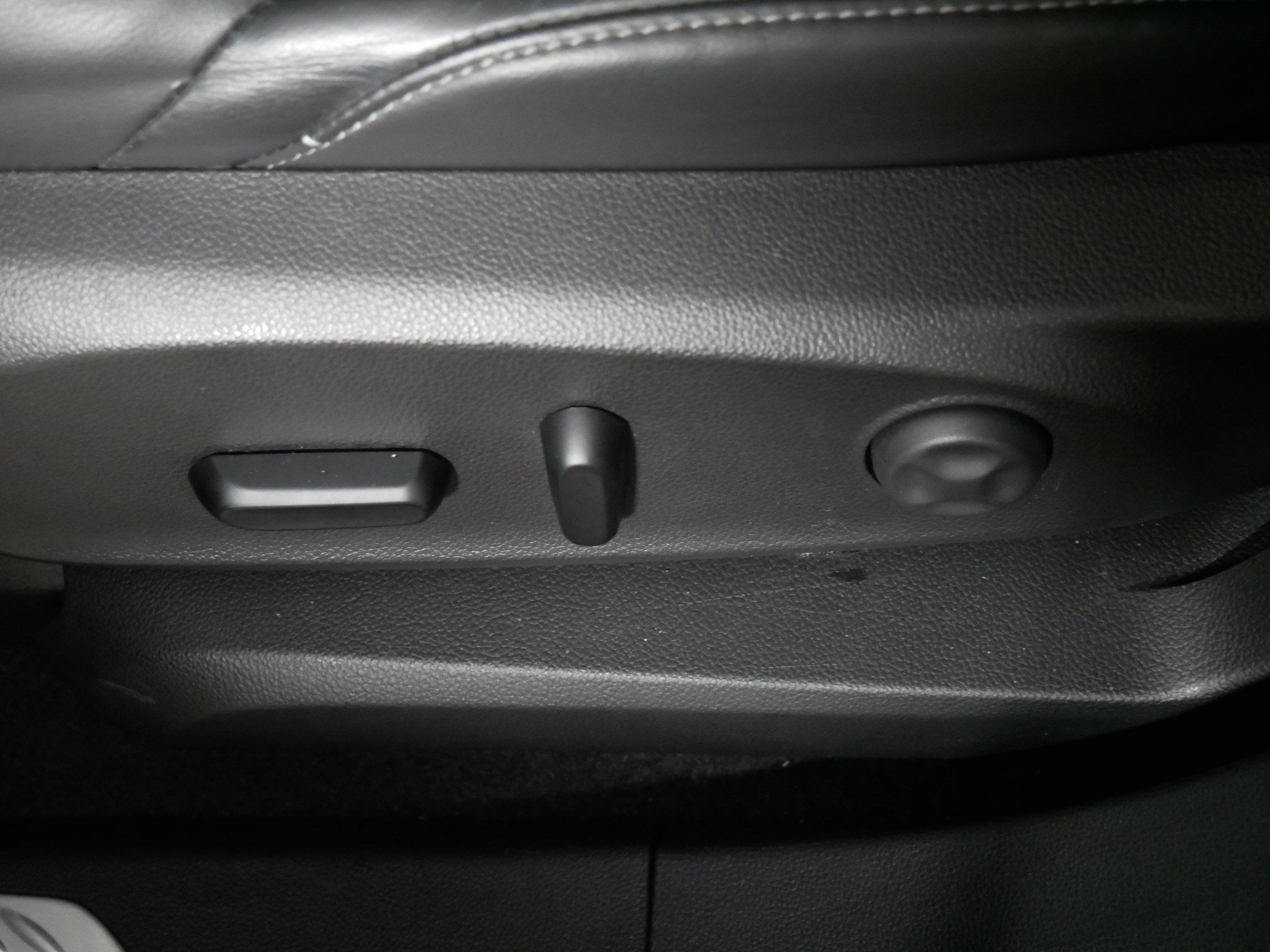 Used 2020 Buick Envision Essence FWD image 20