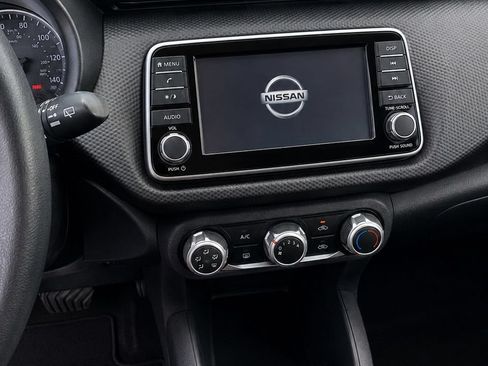 Used 2021 Nissan Kicks S FWD image 8